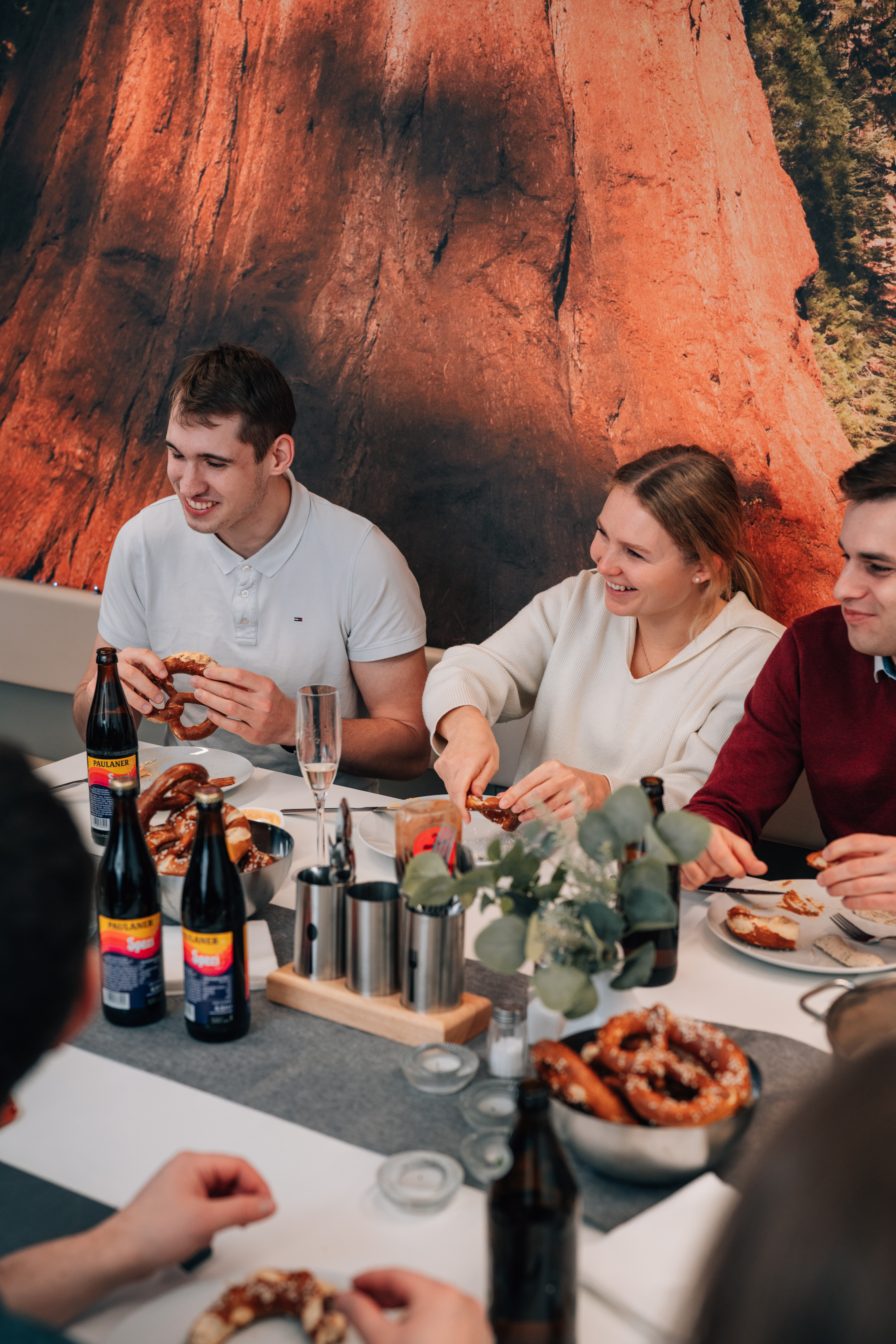 DeutschlandGPT Team beim gemeinsamen Essen — Teamkultur in Germering bei München