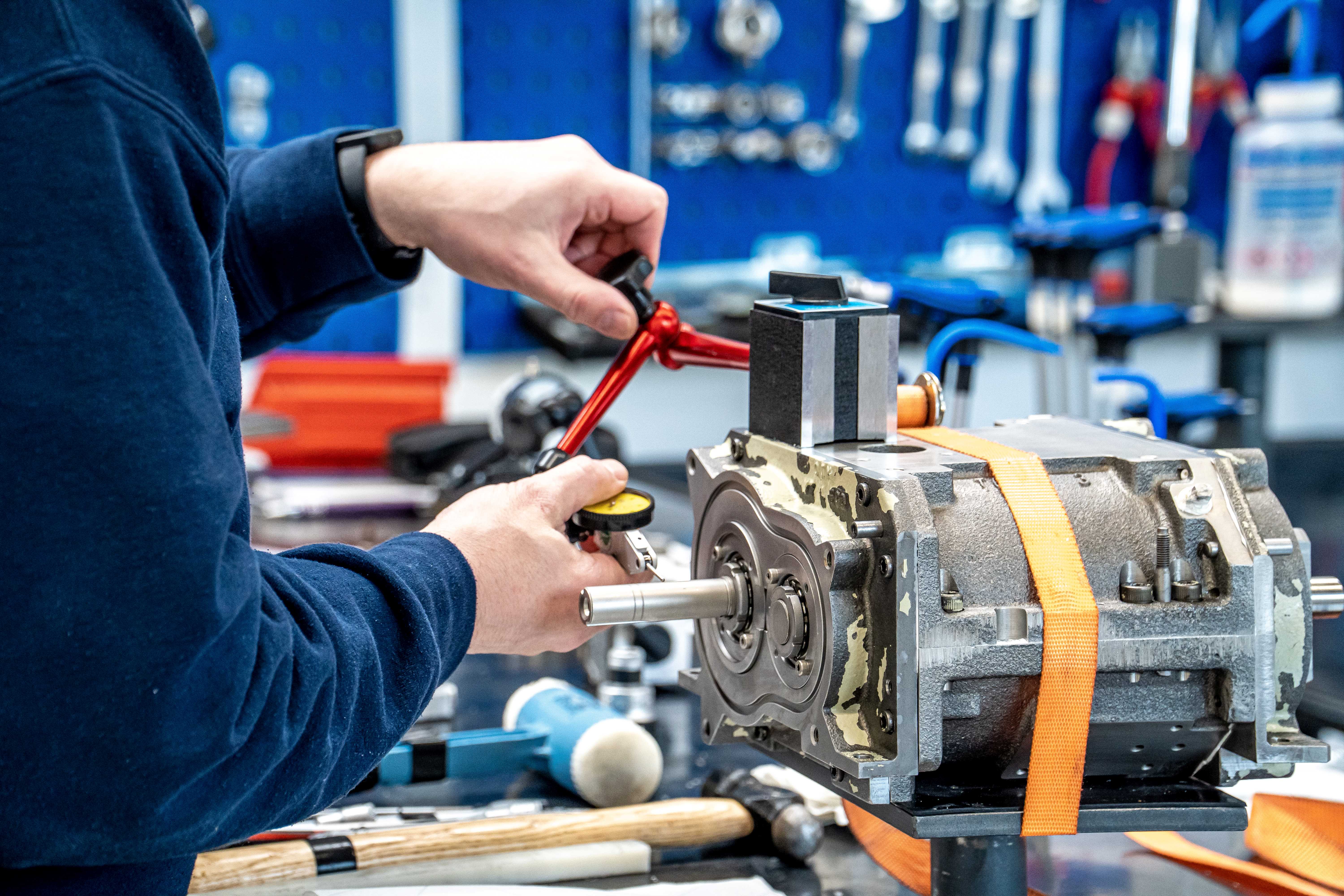 Hochpräzise Vakuum- und Halbleiteranlagen bei EBARA