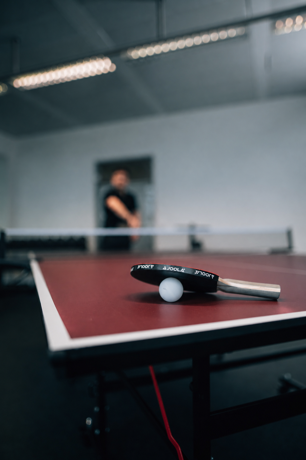 Tischtennis-Pause im Büro von DeutschlandGPT